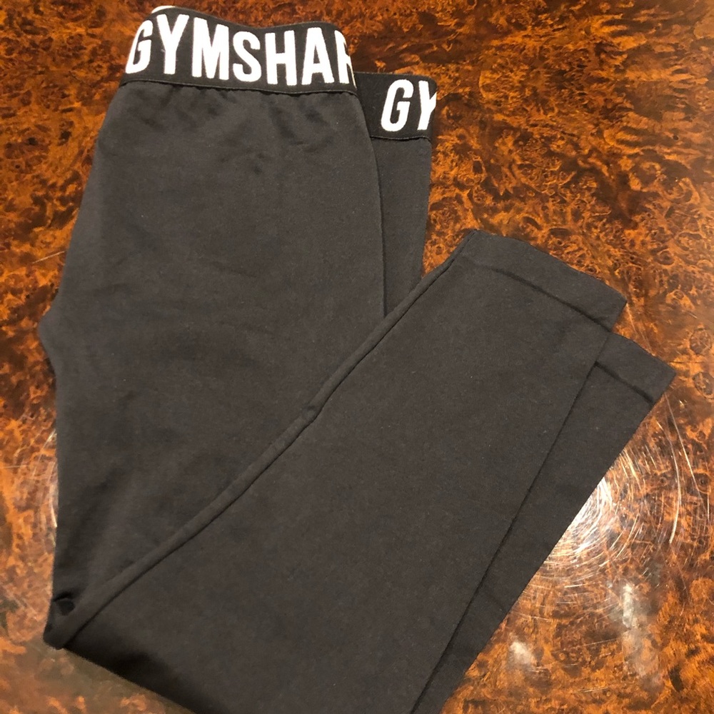 Great pair of nwot  gym shark leggings